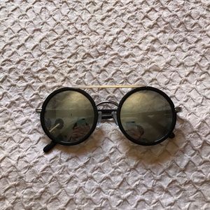 Reflective retro vintage sunglasses